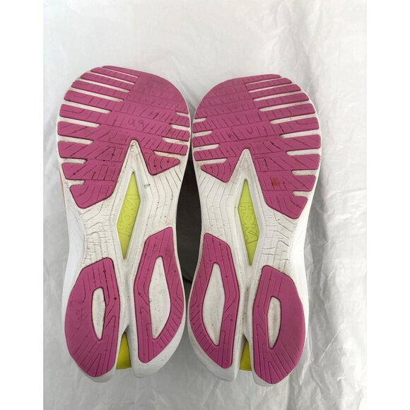 Athletic_Shoes